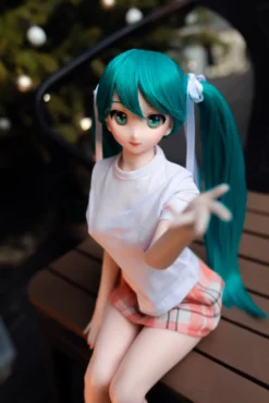 J60 Miku Cinnamon mini doll view 2